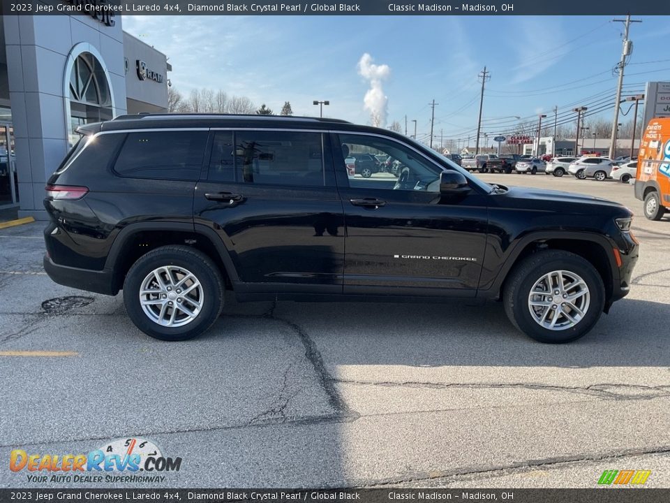 2023 Jeep Grand Cherokee L Laredo 4x4 Diamond Black Crystal Pearl / Global Black Photo #9