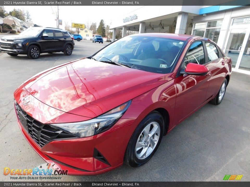 2021 Hyundai Elantra SE Scarlet Red Pearl / Black Photo #2