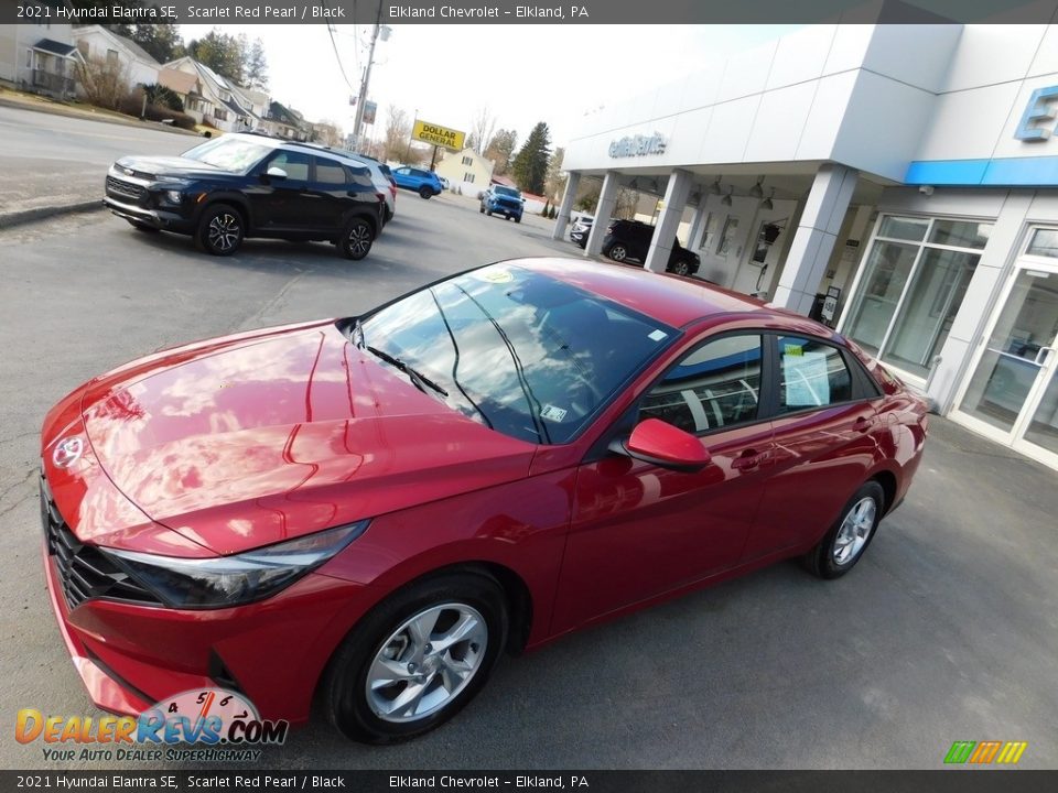 2021 Hyundai Elantra SE Scarlet Red Pearl / Black Photo #3