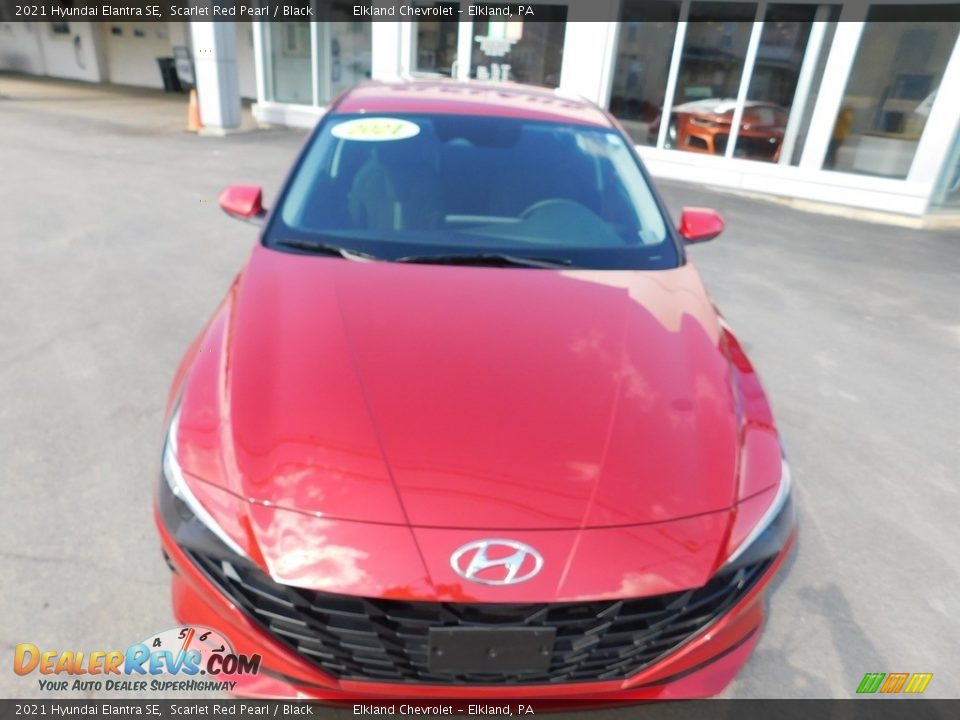 2021 Hyundai Elantra SE Scarlet Red Pearl / Black Photo #4