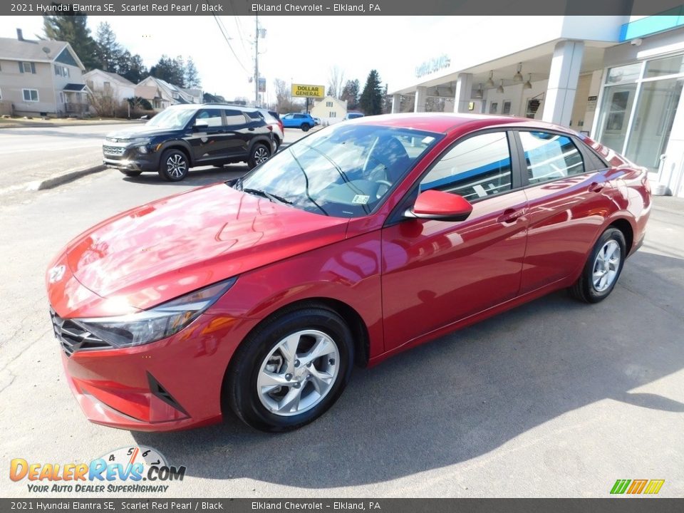 2021 Hyundai Elantra SE Scarlet Red Pearl / Black Photo #7