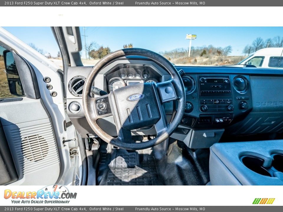 2013 Ford F250 Super Duty XLT Crew Cab 4x4 Oxford White / Steel Photo #27