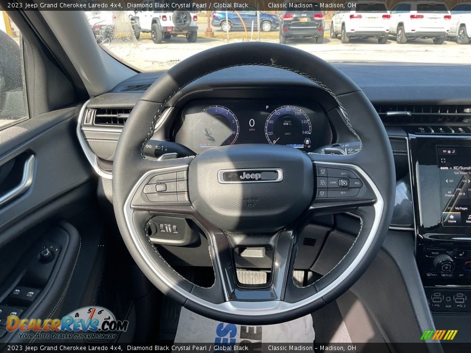 2023 Jeep Grand Cherokee Laredo 4x4 Diamond Black Crystal Pearl / Global Black Photo #5