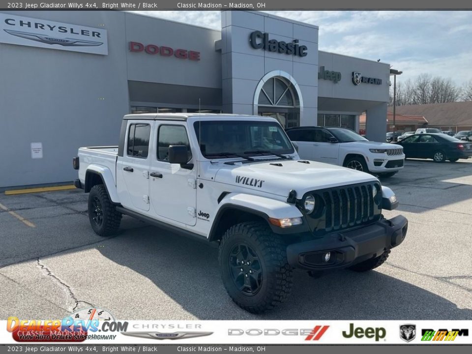 2023 Jeep Gladiator Willys 4x4 Bright White / Black Photo #1