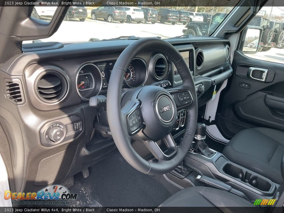 2023 Jeep Gladiator Willys 4x4 Bright White / Black Photo #4