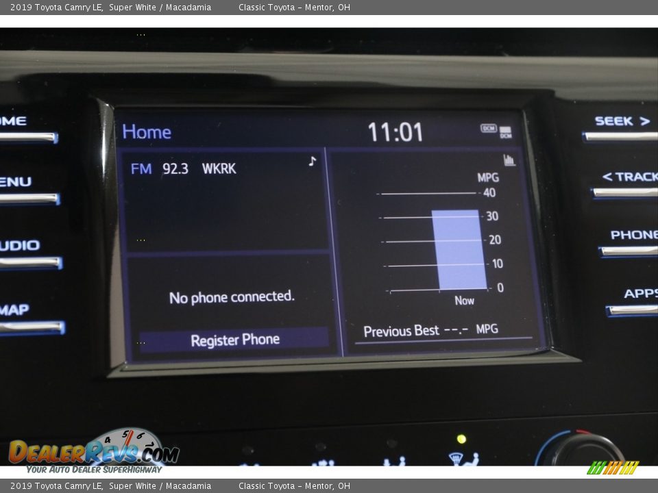 2019 Toyota Camry LE Super White / Macadamia Photo #10