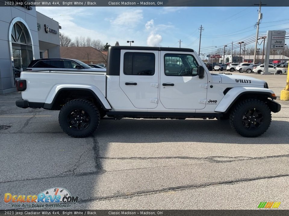 2023 Jeep Gladiator Willys 4x4 Bright White / Black Photo #9
