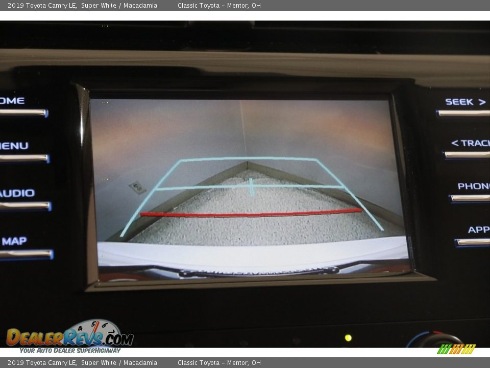 2019 Toyota Camry LE Super White / Macadamia Photo #11
