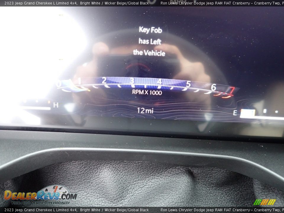 2023 Jeep Grand Cherokee L Limited 4x4 Bright White / Wicker Beige/Global Black Photo #18