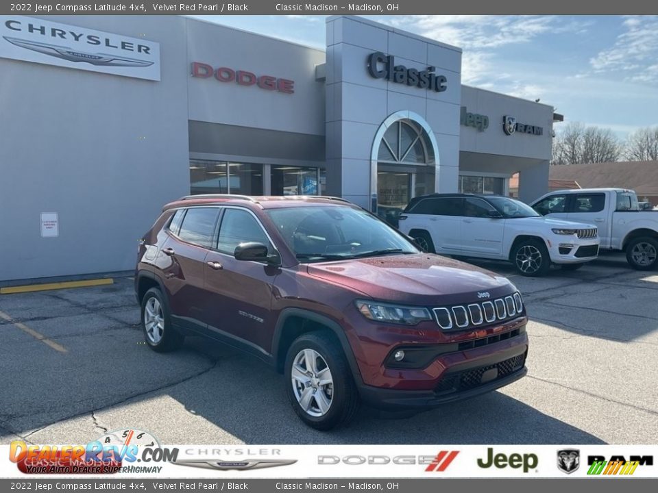 2022 Jeep Compass Latitude 4x4 Velvet Red Pearl / Black Photo #1