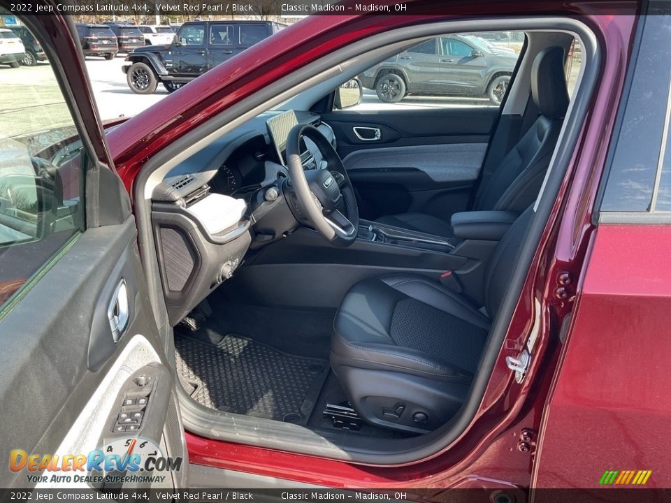 2022 Jeep Compass Latitude 4x4 Velvet Red Pearl / Black Photo #2