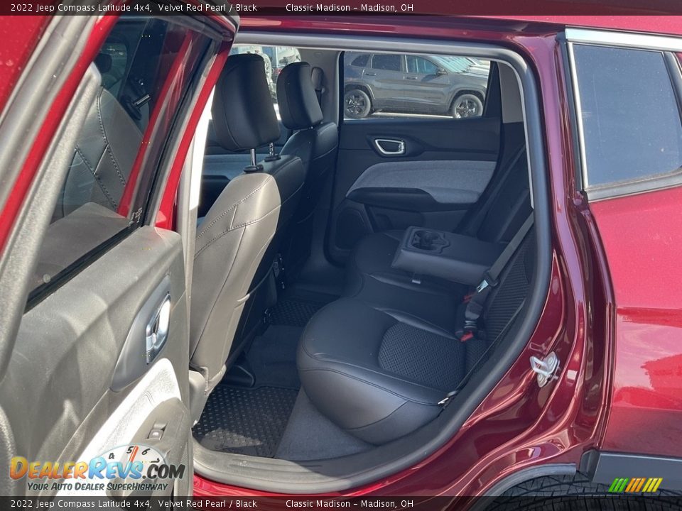 2022 Jeep Compass Latitude 4x4 Velvet Red Pearl / Black Photo #3