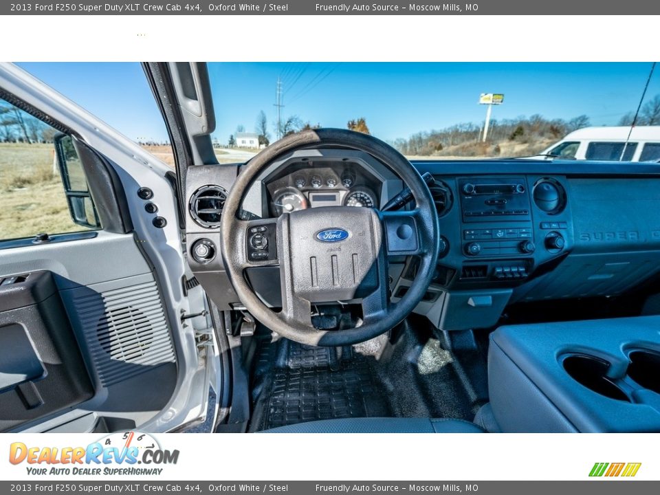 2013 Ford F250 Super Duty XLT Crew Cab 4x4 Oxford White / Steel Photo #27