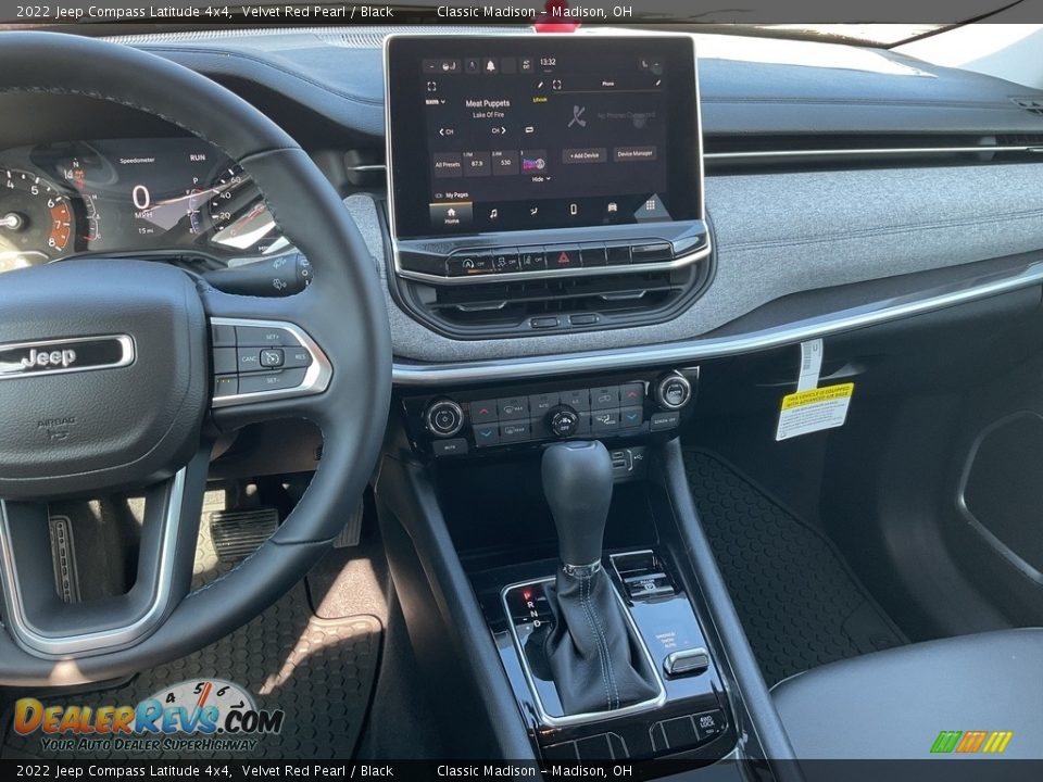 2022 Jeep Compass Latitude 4x4 Velvet Red Pearl / Black Photo #6