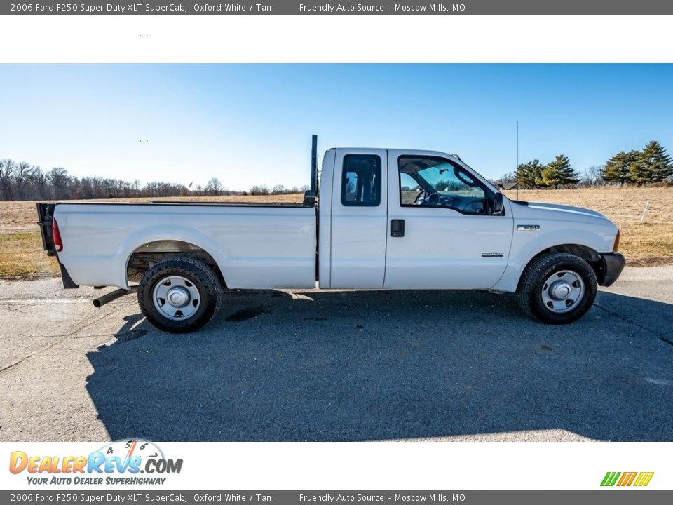 2006 Ford F250 Super Duty XLT SuperCab Oxford White / Tan Photo #3