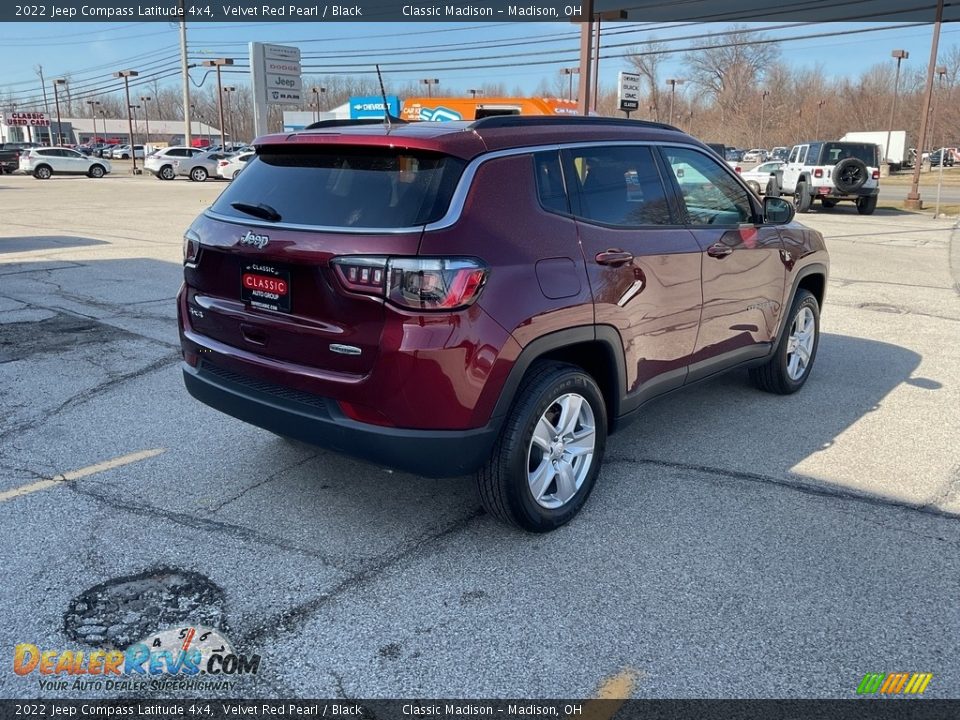 2022 Jeep Compass Latitude 4x4 Velvet Red Pearl / Black Photo #8