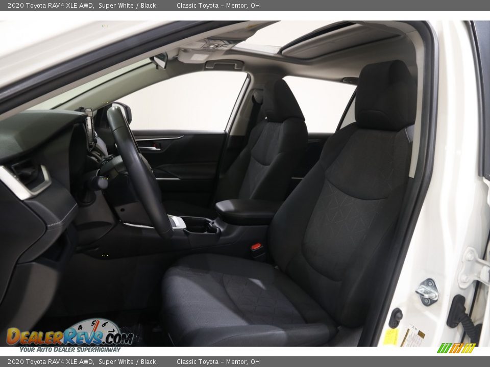 2020 Toyota RAV4 XLE AWD Super White / Black Photo #5