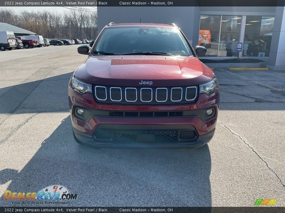 2022 Jeep Compass Latitude 4x4 Velvet Red Pearl / Black Photo #10