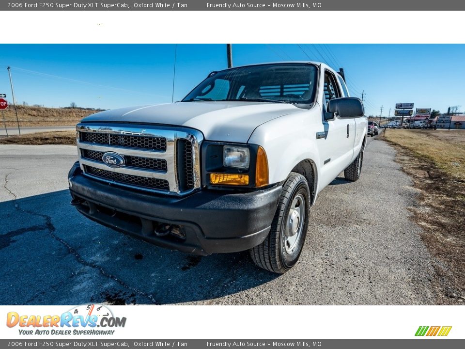 2006 Ford F250 Super Duty XLT SuperCab Oxford White / Tan Photo #8