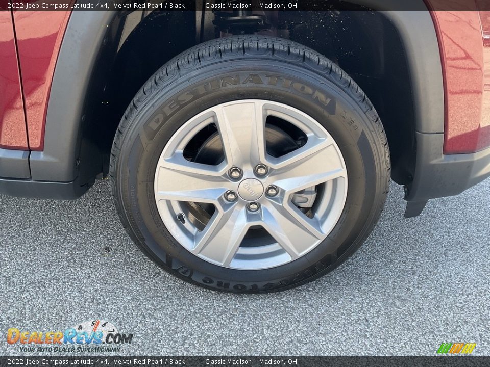 2022 Jeep Compass Latitude 4x4 Velvet Red Pearl / Black Photo #13