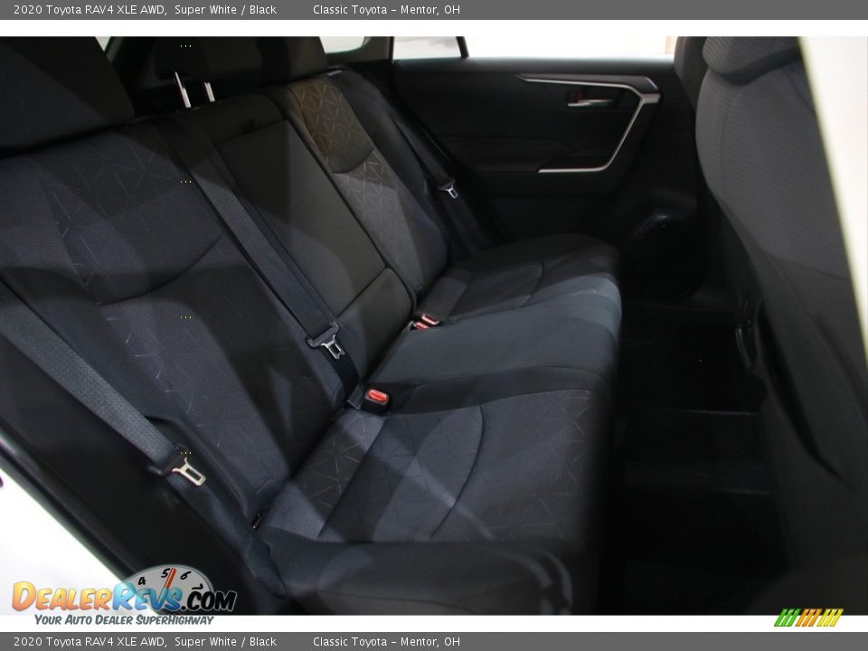 2020 Toyota RAV4 XLE AWD Super White / Black Photo #16