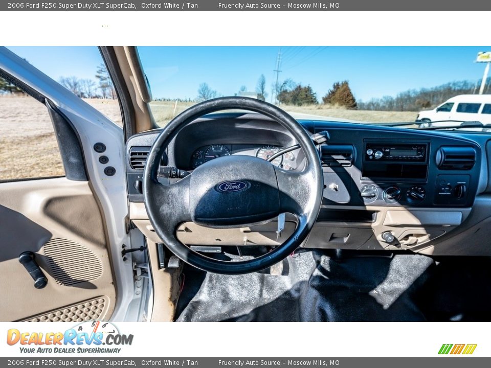 2006 Ford F250 Super Duty XLT SuperCab Oxford White / Tan Photo #27