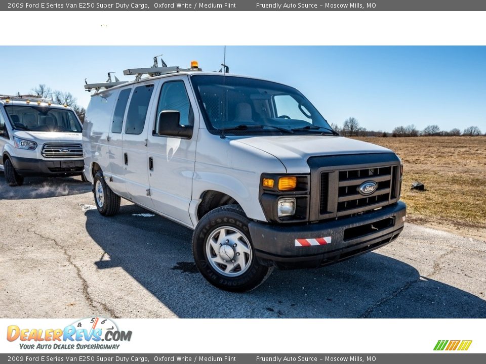 2009 Ford E Series Van E250 Super Duty Cargo Oxford White / Medium Flint Photo #1