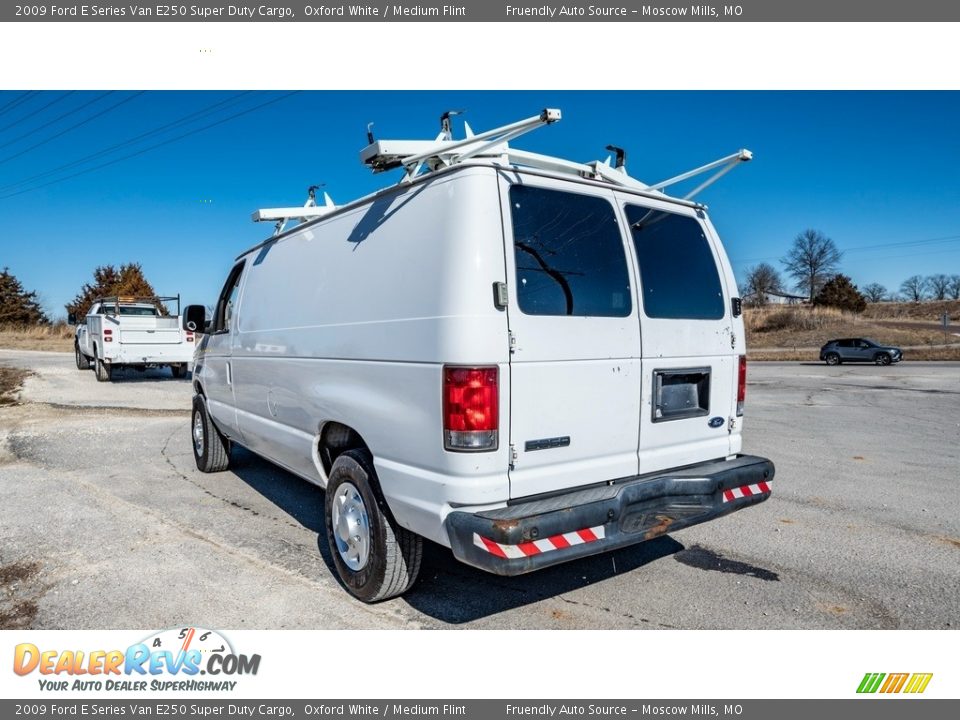 2009 Ford E Series Van E250 Super Duty Cargo Oxford White / Medium Flint Photo #6