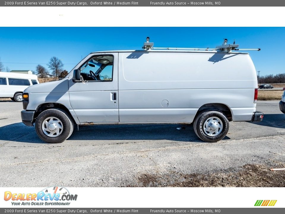 2009 Ford E Series Van E250 Super Duty Cargo Oxford White / Medium Flint Photo #7