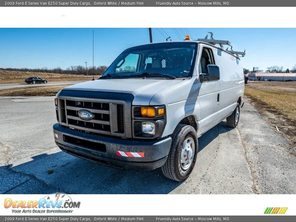 2009 Ford E Series Van E250 Super Duty Cargo Oxford White / Medium Flint Photo #8