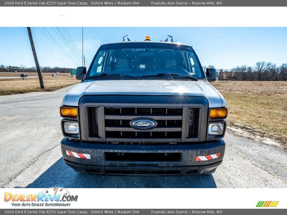 2009 Ford E Series Van E250 Super Duty Cargo Oxford White / Medium Flint Photo #9