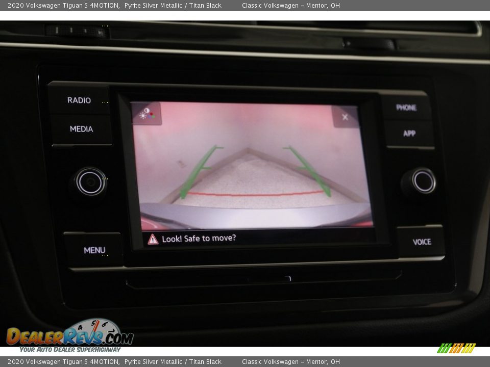 2020 Volkswagen Tiguan S 4MOTION Pyrite Silver Metallic / Titan Black Photo #12