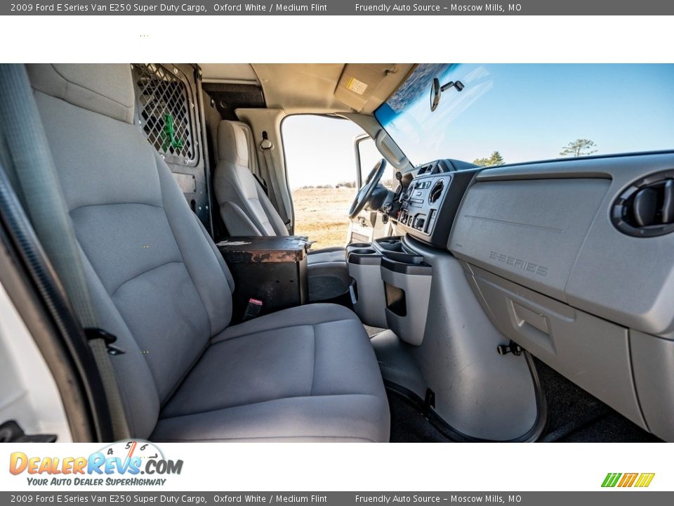 Front Seat of 2009 Ford E Series Van E250 Super Duty Cargo Photo #25