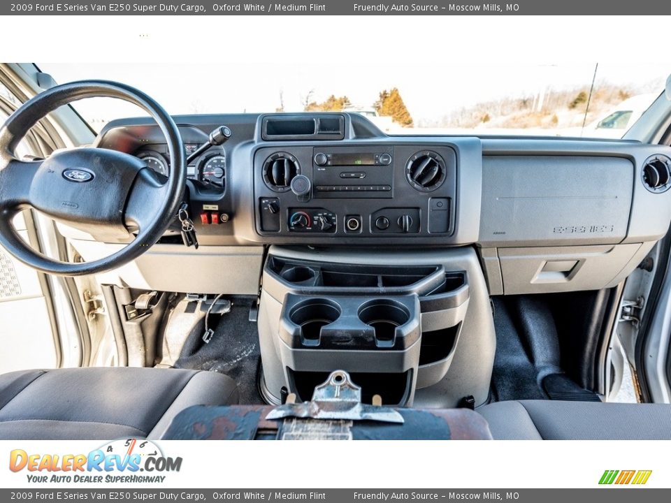 Dashboard of 2009 Ford E Series Van E250 Super Duty Cargo Photo #27