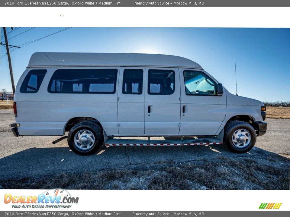 2010 Ford E Series Van E250 Cargo Oxford White / Medium Flint Photo #3