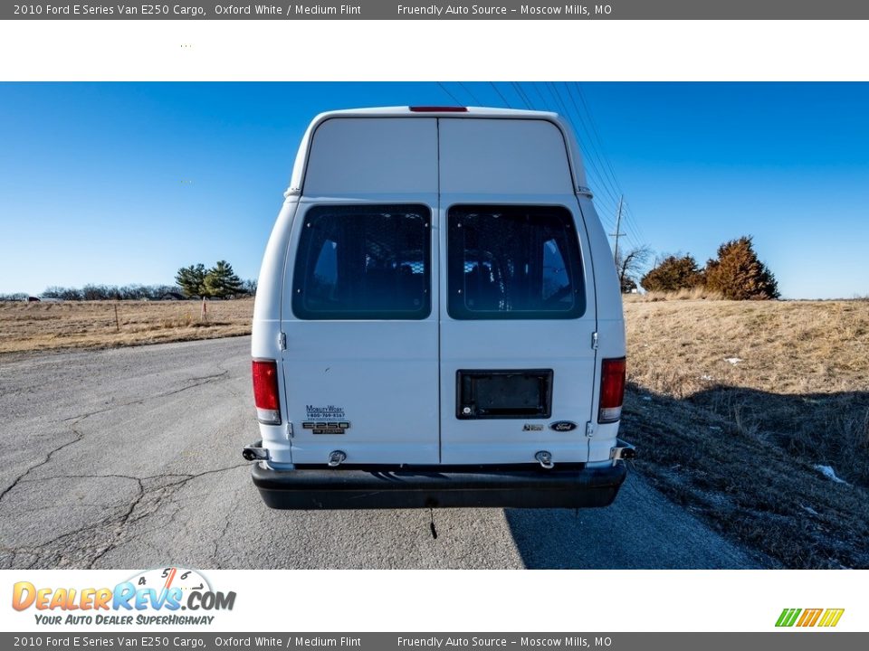 2010 Ford E Series Van E250 Cargo Oxford White / Medium Flint Photo #5