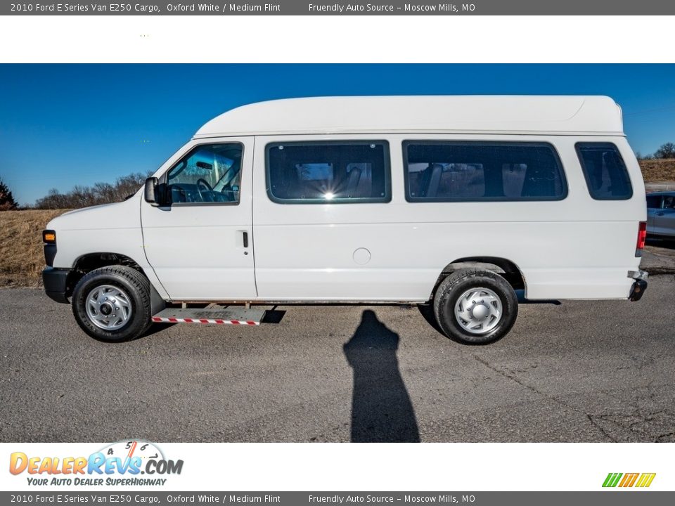 2010 Ford E Series Van E250 Cargo Oxford White / Medium Flint Photo #7