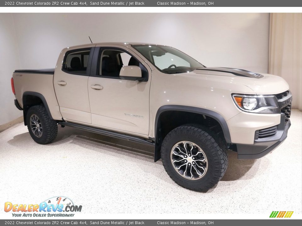 Front 3/4 View of 2022 Chevrolet Colorado ZR2 Crew Cab 4x4 Photo #1