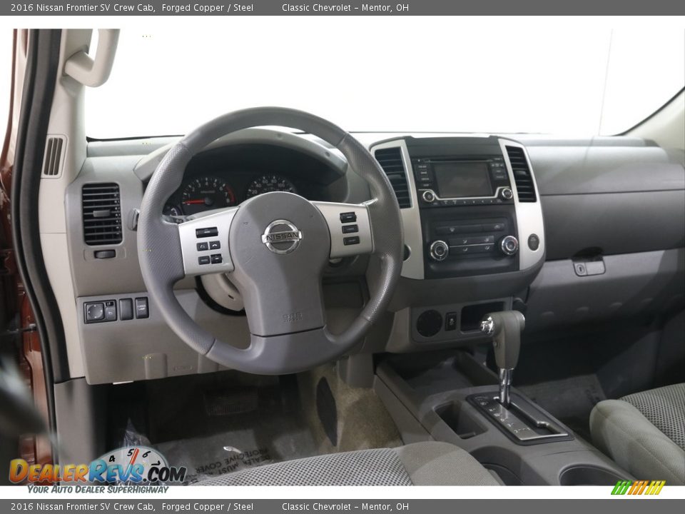 Dashboard of 2016 Nissan Frontier SV Crew Cab Photo #6