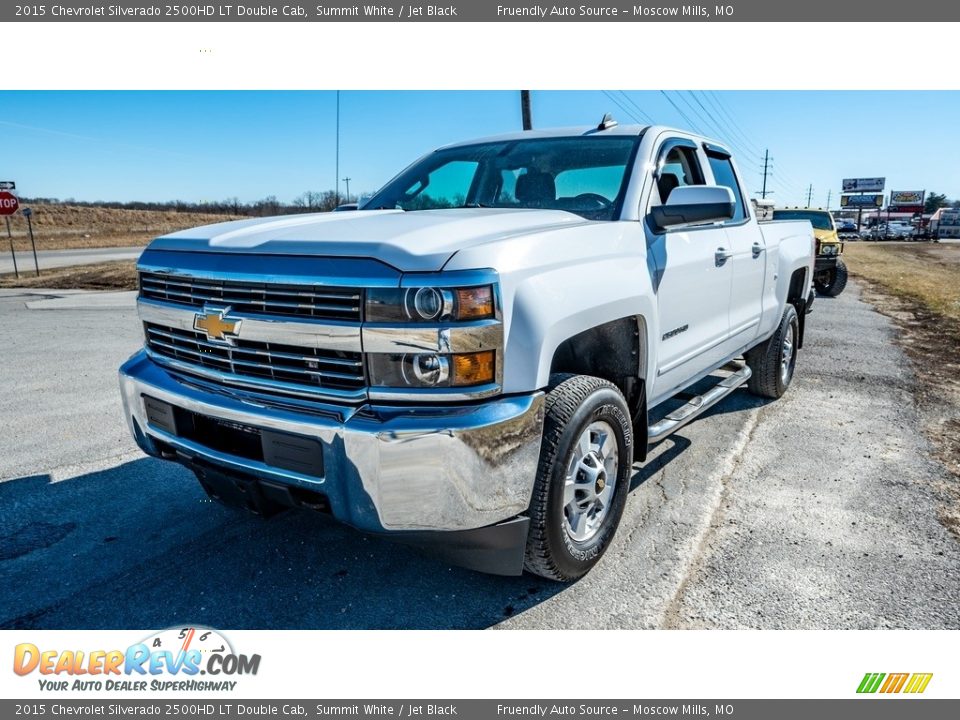 Front 3/4 View of 2015 Chevrolet Silverado 2500HD LT Double Cab Photo #8