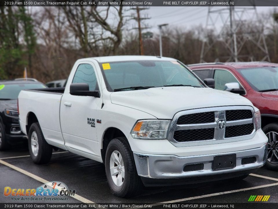 Front 3/4 View of 2019 Ram 1500 Classic Tradesman Regular Cab 4x4 Photo #3