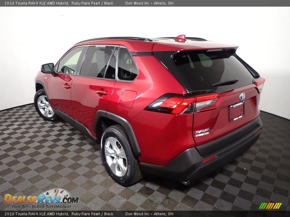2019 Toyota RAV4 XLE AWD Hybrid Ruby Flare Pearl / Black Photo #11
