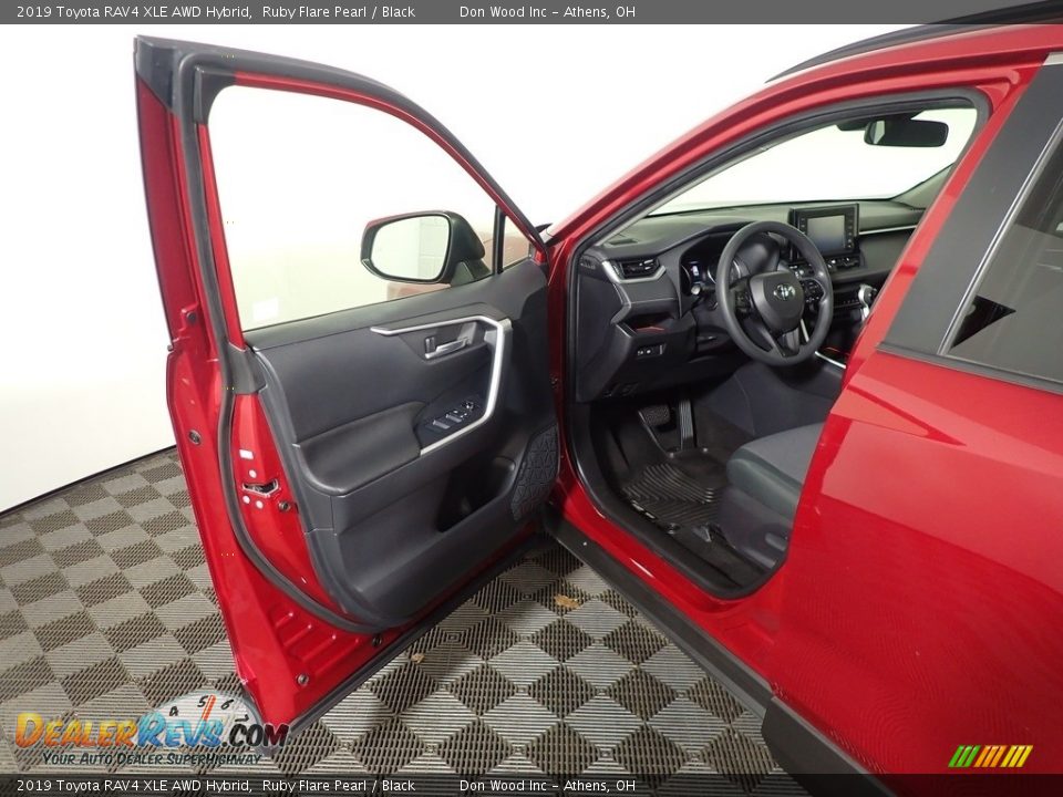 2019 Toyota RAV4 XLE AWD Hybrid Ruby Flare Pearl / Black Photo #17
