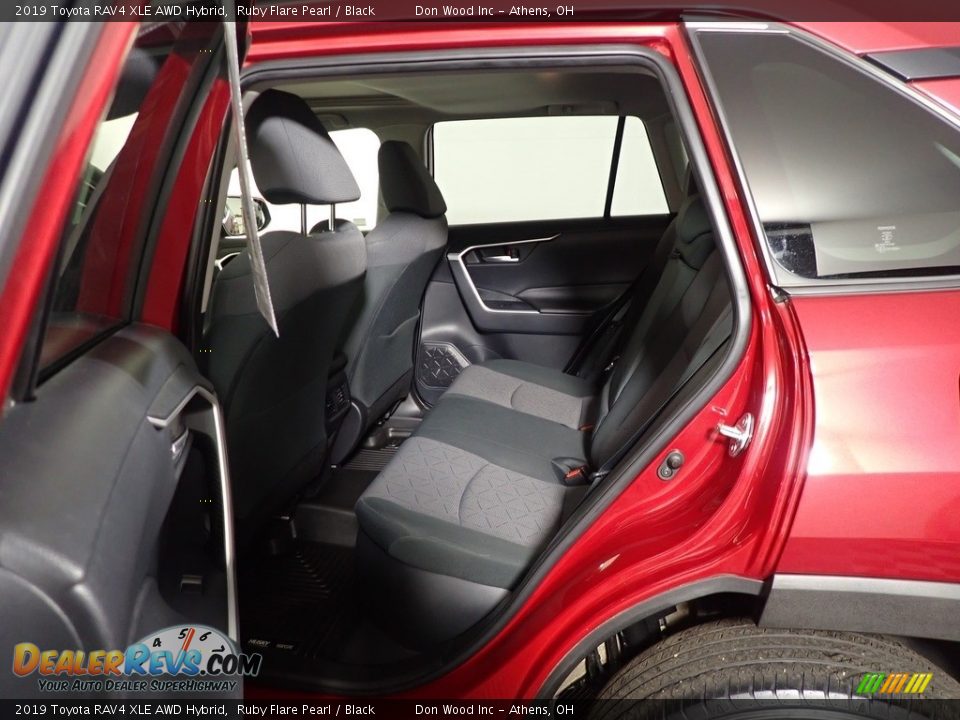 2019 Toyota RAV4 XLE AWD Hybrid Ruby Flare Pearl / Black Photo #31
