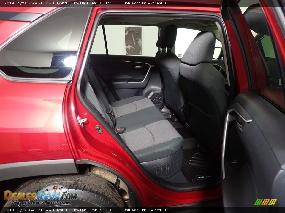 2019 Toyota RAV4 XLE AWD Hybrid Ruby Flare Pearl / Black Photo #33