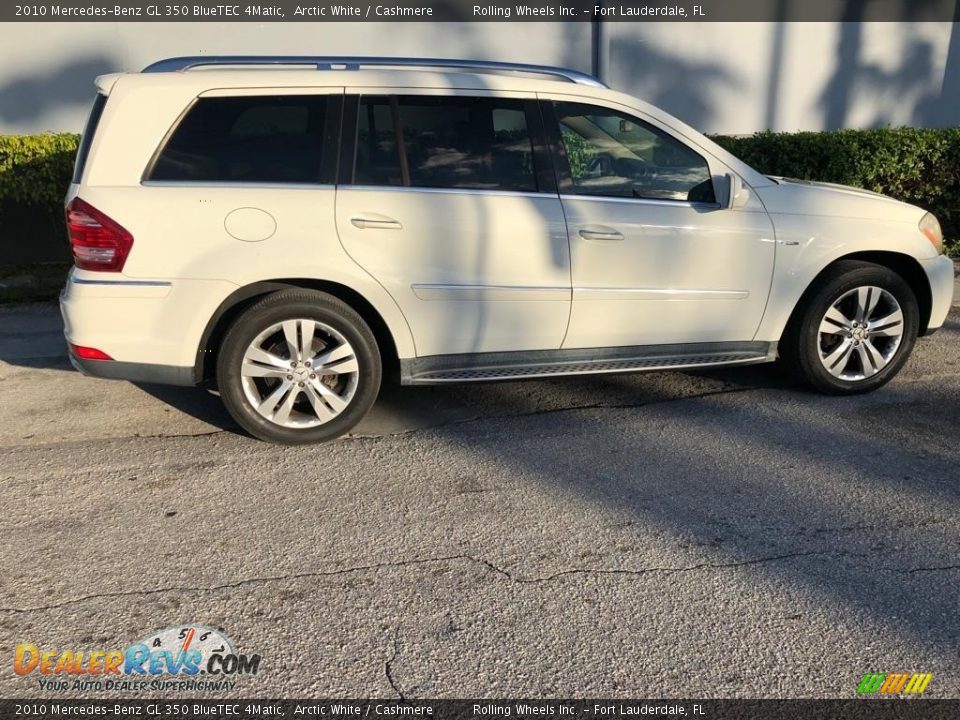 2010 Mercedes-Benz GL 350 BlueTEC 4Matic Arctic White / Cashmere Photo #2