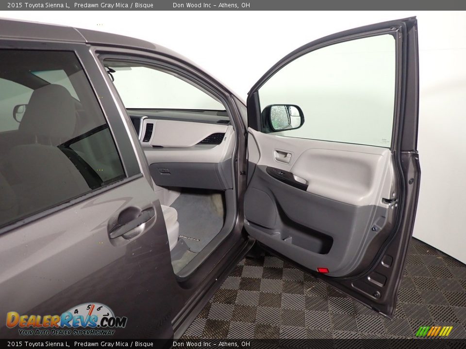 2015 Toyota Sienna L Predawn Gray Mica / Bisque Photo #33