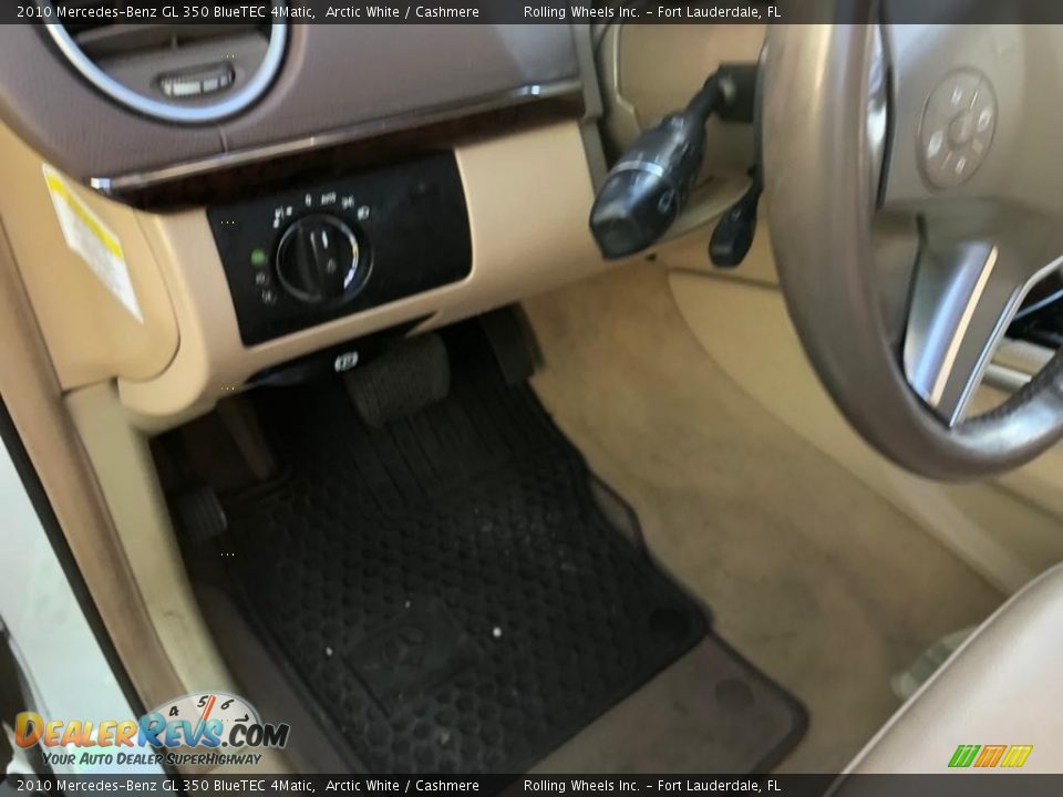 2010 Mercedes-Benz GL 350 BlueTEC 4Matic Arctic White / Cashmere Photo #10