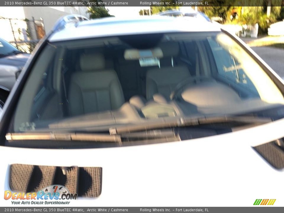 2010 Mercedes-Benz GL 350 BlueTEC 4Matic Arctic White / Cashmere Photo #13