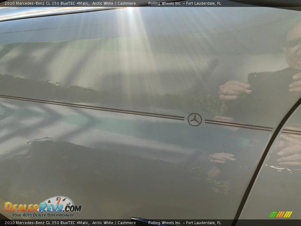 2010 Mercedes-Benz GL 350 BlueTEC 4Matic Arctic White / Cashmere Photo #17